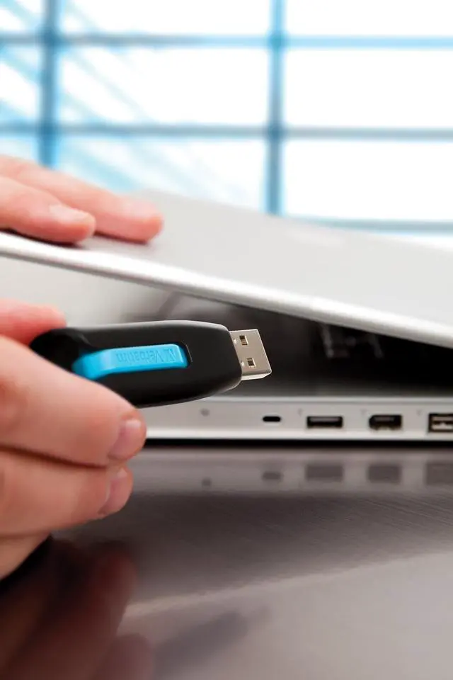 Alt view image 8 of 10 - VERBATIM AMERICAS LLC 99126 3PK 16GB V3 USB 3.0 FLASH DRIVE