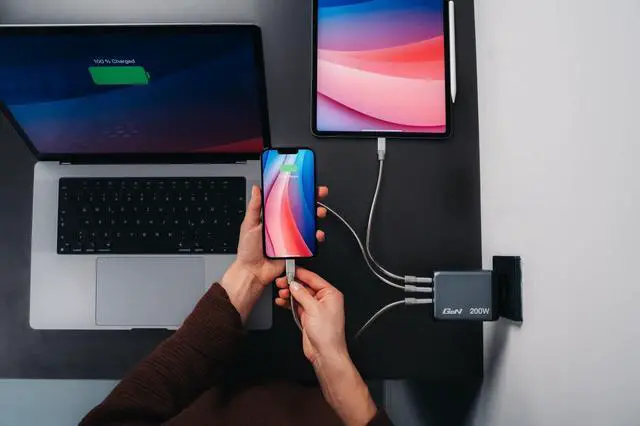 Alt view image 2 of 6 - Verbatim 32204 200 W 4-Port GaN Wall Charger - Black/Gray