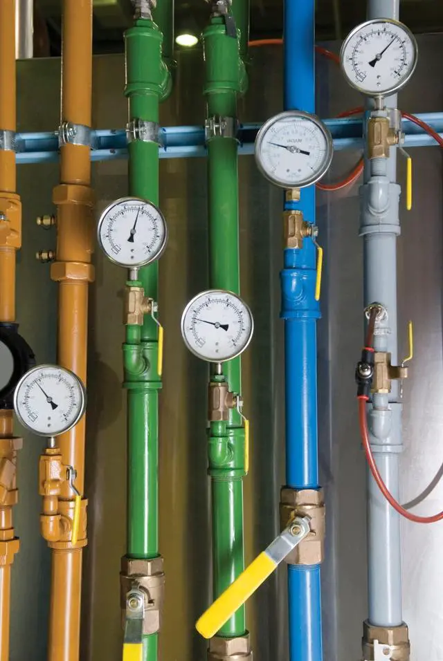 Alt view image 3 of 5 - Industrial Choice 1600 System Multi-Purpose Enamel Spray Paint Gloss Black 12 oz Aerosol Can 6/Carton 1679830V