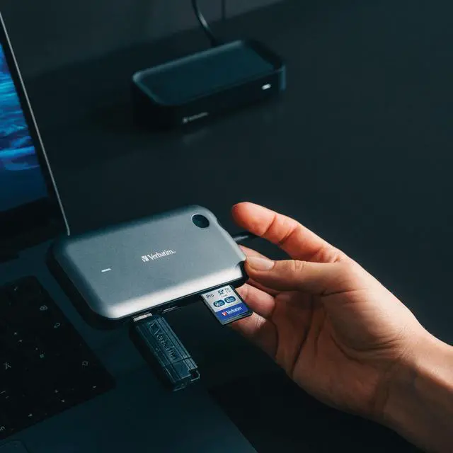 Alt view image 6 of 7 - Verbatim Share My Screen 1080p USB-C Wireless Display Adapter with USB Hub 32146