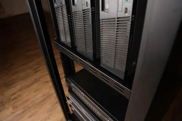 Alt view image 4 of 7 - IOGEAR Adjustable Depth Heavy Duty Fixed Rack Shelf Vented