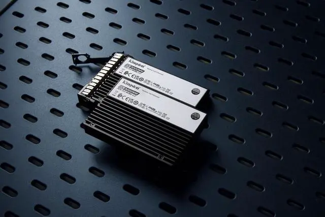 Alt view image 8 of 11 - Kingston SEDC3000ME/7T6 DC3000ME 7.68 TB Solid State Drive - 2.5" Internal - U.2 (PCI Express NVMe 5.0 x4) - Server, Data Center Device Supported-1 DWPD- 14016 TB TBW - 256-bit AES Encryption Standard