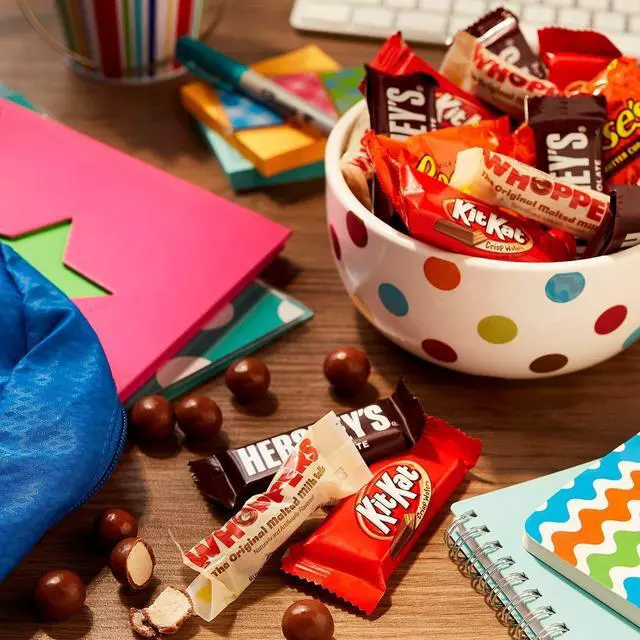 Alt view image 4 of 7 - Party Pack Miniatures Milk Chocolate Variety Assorted 105 piece Bag HEC39991