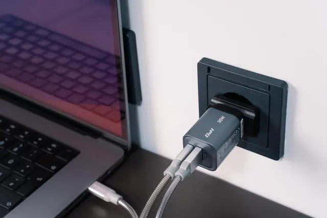 Alt view image 10 of 19 - Verbatim 35W 2-Port GaN Wall Charger - 35 W - 120 V AC, 230 V AC Input - 1