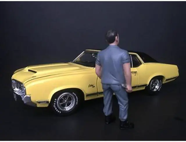 Alt view image 7 of 7 - American Diorama Hanging Out II Beto Figurine for 1/18 Scale Models 38187