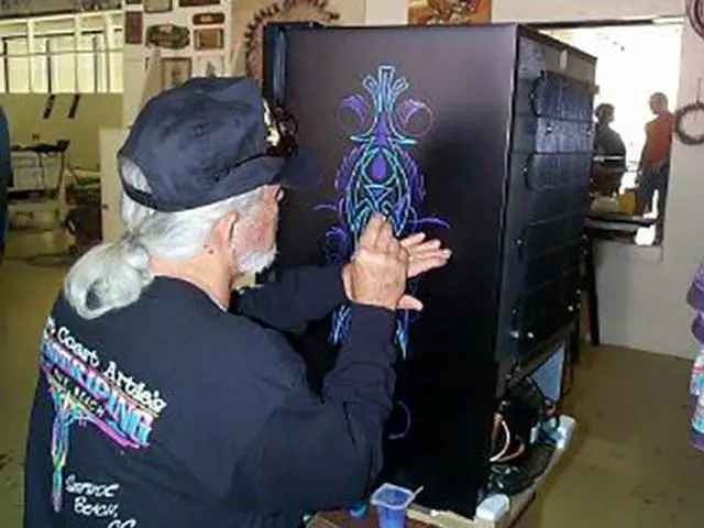 Alt view image 4 of 7 - Andrew Mack Size 1 Series Long Bob Pinstriping and Scrolling Brush Black Synthetic & Blue Squirrel Blended 1 3/4" Hair Length