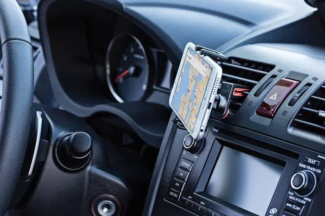 Alt view image 7 of 7 - Joby GripTight Auto Vent Clip for Smaller Phones #JB01381