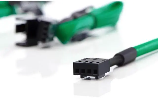 Alt view image 2 of 2 - Noctua NA-SEC1 chromax.green, 3-Pin/4-Pin Extension Cables (30cm, Green)