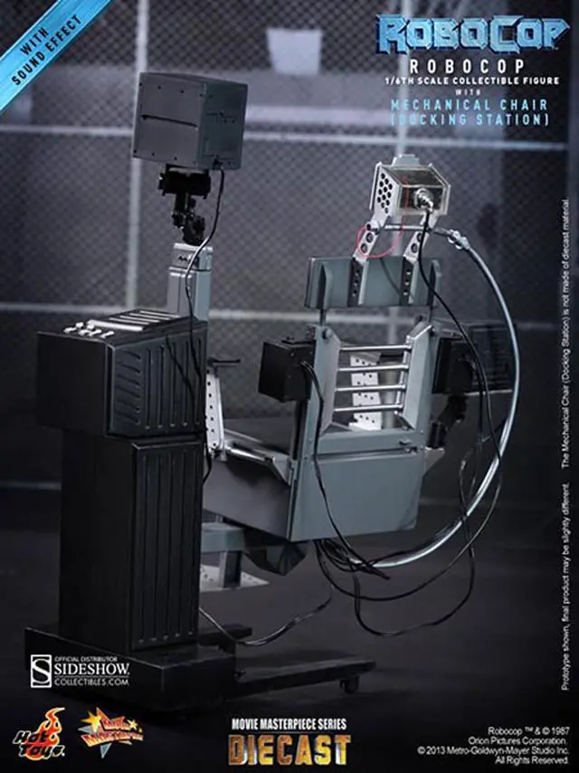 Alt view image 4 of 10 - RoboCop 1:6 Movie Masterpiece Figure with Docking Station