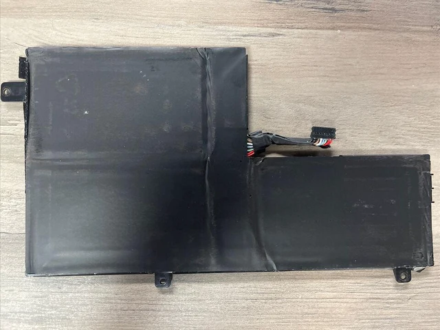 Alt view image 3 of 3 - 44WH L15M3PB1 battery for Lenovo N22 N22-10 N22-20 N22 Chromebook C330 GENUINE NEW