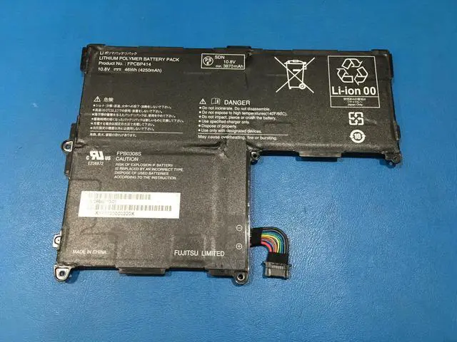 Main image of New Original Fujitsu Stylistic Q704 3 cell 46Wh Battery CP642113-01 FPCBP414