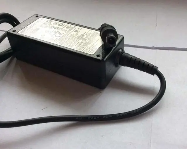 Alt view image 5 of 6 - 19V 40W 2.1A AC Power Adapter for Samsung R480 R522 R530 Q45 Battery Charger