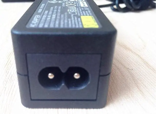 Alt view image 3 of 3 - 65W 19V 3.42A AC Adapter Charger for Fujitsu LifeBook E546 Series