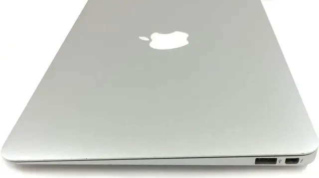 Alt view image 3 of 3 - Apple MacBook Air Laptop Core i7 1.8GHz 4GB RAM 256GB SSD 11" - MD214LL/A (2011)