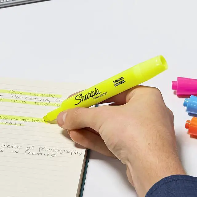Alt view image 4 of 8 - Sharpie Accent Tank Style Highlighter Chisel 1809199