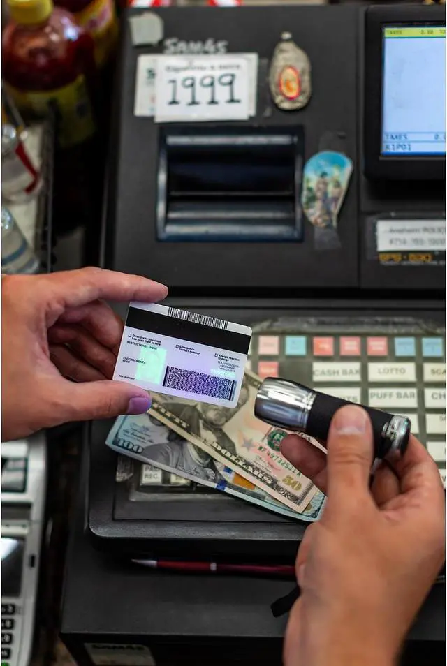 Alt view image 6 of 6 - Dri Mark UV Detector Handheld 1-2/5"Wx1-2/5"Lx4"H BK/SR UVPROPLUSB