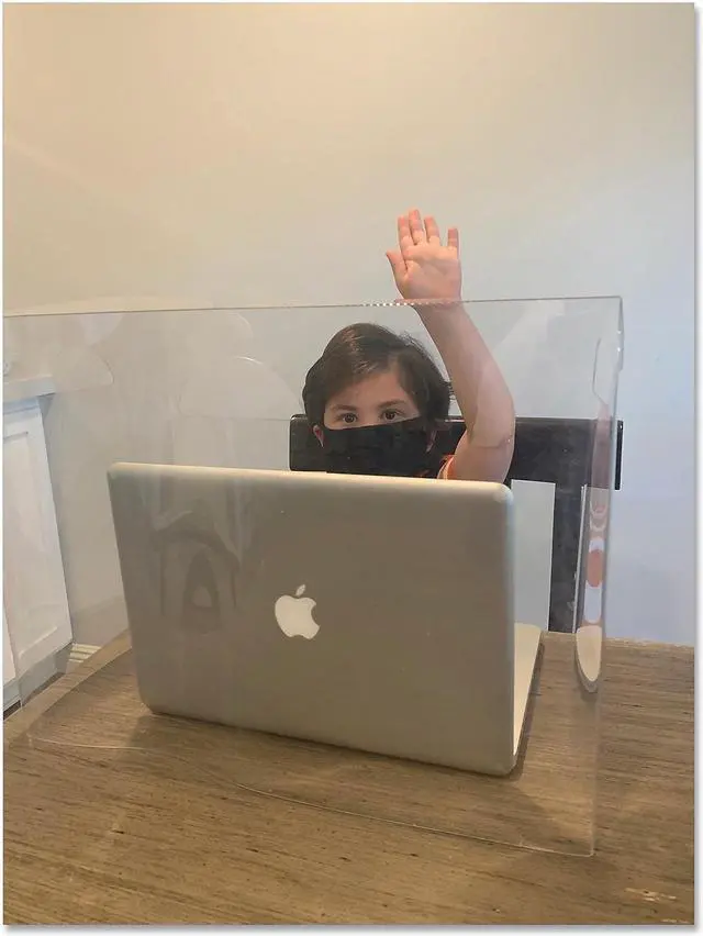 Main image of The Pencil Grip Personal Space Crystal Clear Desk Dividers 18.5 x 9.5 x 14 PET Clear 36/Carton 986CT