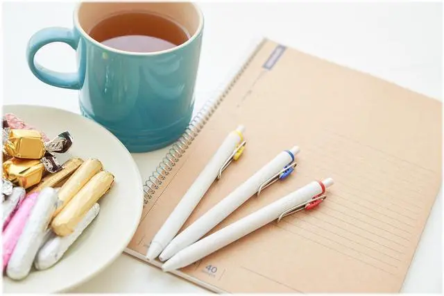 Alt view image 5 of 14 - uni-ball uni one Retractable Gel Pens Medium Point 0.7mm Assorted Ink 5/Pack (70381)