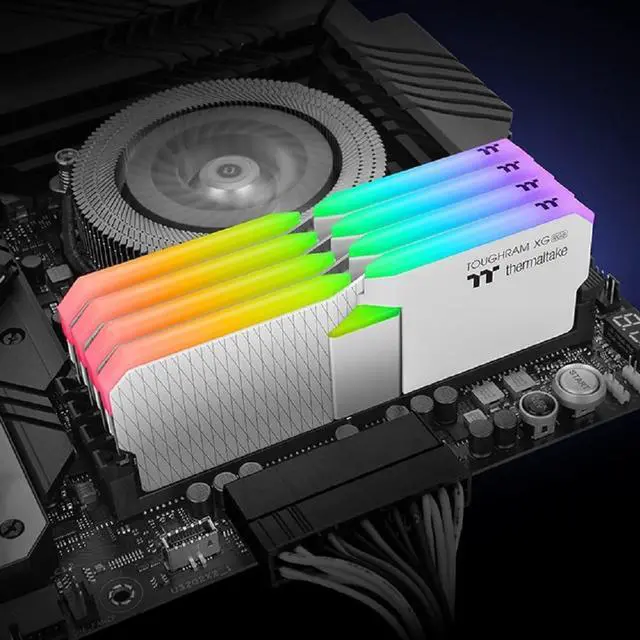 Thermaltake TOUGHRAM XG RGB White DDR4 4000MHz 16GB C19 (8GB x 2
