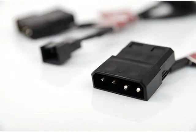 Alt view image 2 of 2 - Noctua NA-SAC1, 3 to 4 Pin Adaptor Cables for PC Fans (Black)