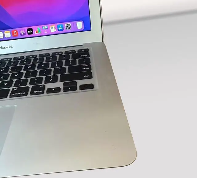 Alt view image 3 of 3 - Apple MacBook Air MJVE2LL/A 13-inch Laptop 1.6GHz Core i5 8GB RAM,128GB SSD Storage Silver A1466