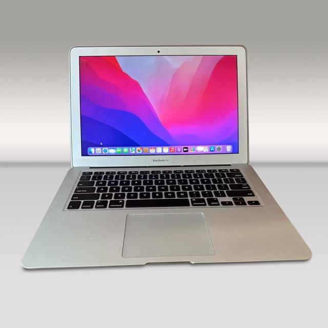 Apple MacBook Air MJVE2LL/A 13-inch Laptop 1.6GHz Core i5 8GB RAM,128GB SSD  Storage Silver A1466