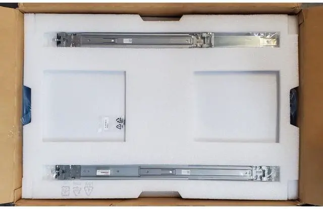 Alt view image 2 of 5 - Dell Networking Z9332F-ON 32P 400GbE QSFP56-DD OS10 I/O-PSU Switch (Kit)