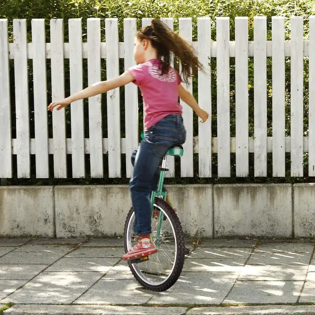 Alt view image 7 of 7 - Yescom 24 In Wheel Outdoor Unicycle Adjustable Seat Anti-Skid Pedal Circus Bike for Adults Teenagers Kids, Green