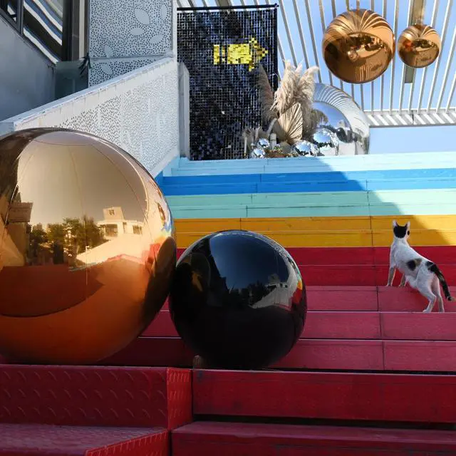 Alt view image 5 of 7 - Yescom 20" Inflatable Mirror Ball Giant Reusable Large Disco Balloon Decoration for Party Wedding Event Stage Decor Black