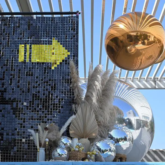 Alt view image 4 of 7 - Yescom 32" Inflatable Mirror Ball Giant Reusable Large Disco Balloon Decoration for Party Wedding Event Stage Decor Gold