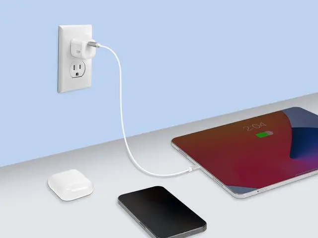 Alt view image 4 of 6 - Monoprice 45W USB-C Mini Cubic GaN Charger White