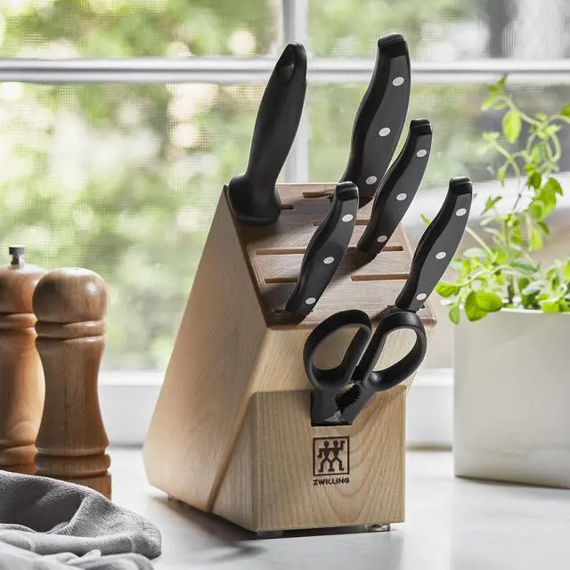 Alt view image 12 of 13 - Henckels Twin Signature - 7 PC Knife Block Set