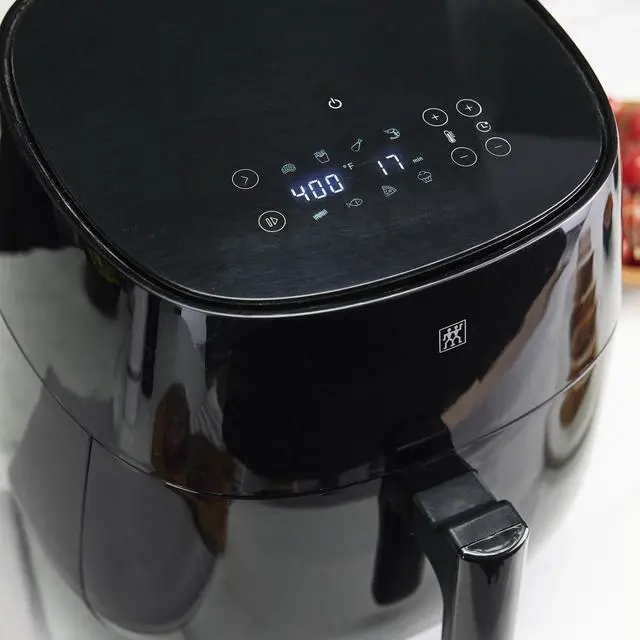 Alt view image 5 of 7 - ZWILLING Electrics 4-qt Air Fryer