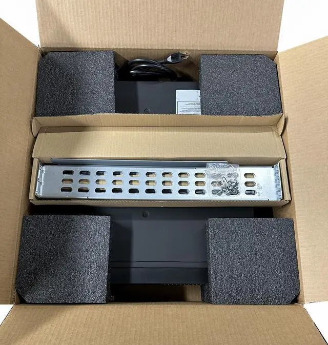 Alt view image 5 of 7 - APC SRT1000XLA Smart-UPS SRT 1000VA 900W 120v Double-Conversion On-Line Rackmount Power Battery Backup