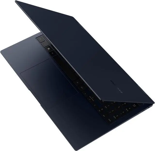 Alt view image 3 of 7 - Samsung - Galaxy Book Pro 360 15.6" AMOLED Touch-Screen Laptop - Intel Evo Platform Core i7 - 16GB Memory - 1TB SSD - Mystic Navy
NP950QDB-KB1US Notebook