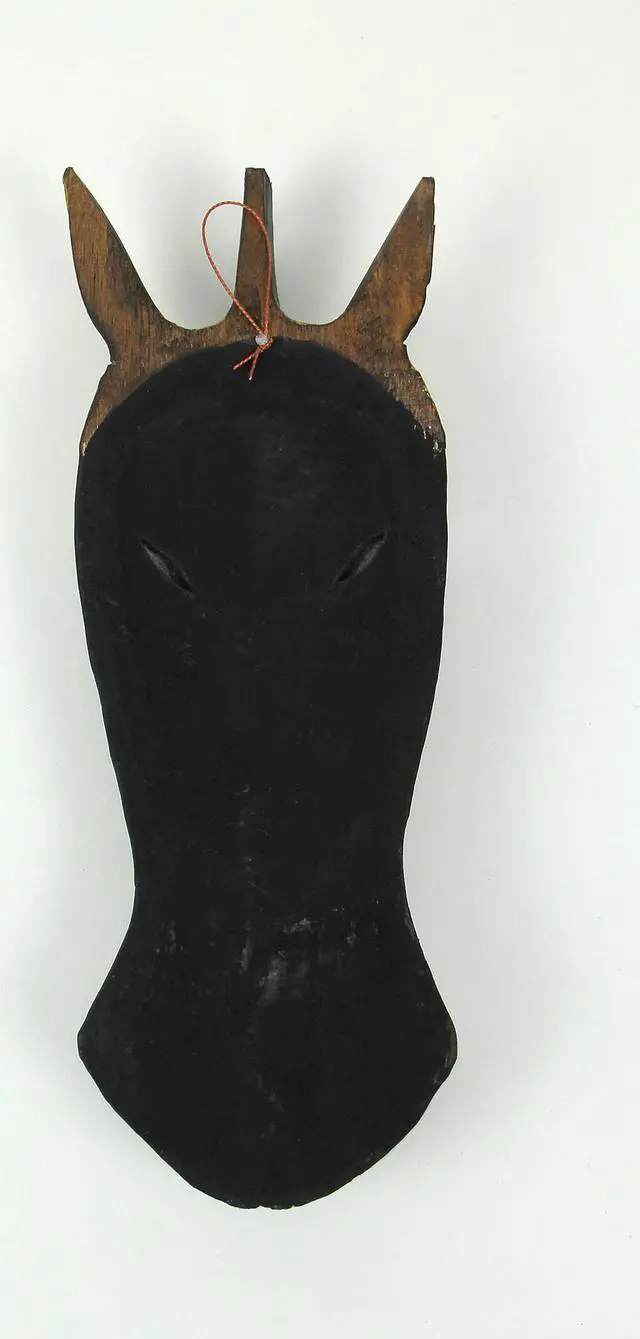 Alt view image 3 of 3 - Set of 2 Hand-Carved African Zebra and Giraffe Mask Wall Hangings for Safari Splendor - 12 Inches High - Easy To Hang - Great For Bedrooms and Bathrooms