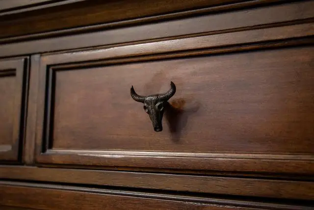 Alt view image 5 of 7 - Set of 6 Rustic Brown Cast Iron Steer Skull Drawer Pulls - Western Home Decor Cabinet Knobs - 2 Inches High - Easy Install - Great For Dressers and Cupboards