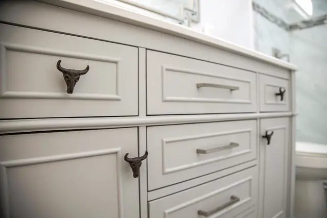 Alt view image 6 of 7 - Set of 6 Rustic Brown Cast Iron Steer Skull Drawer Pulls - Western Home Decor Cabinet Knobs - 2 Inches High - Easy Install - Great For Dressers and Cupboards