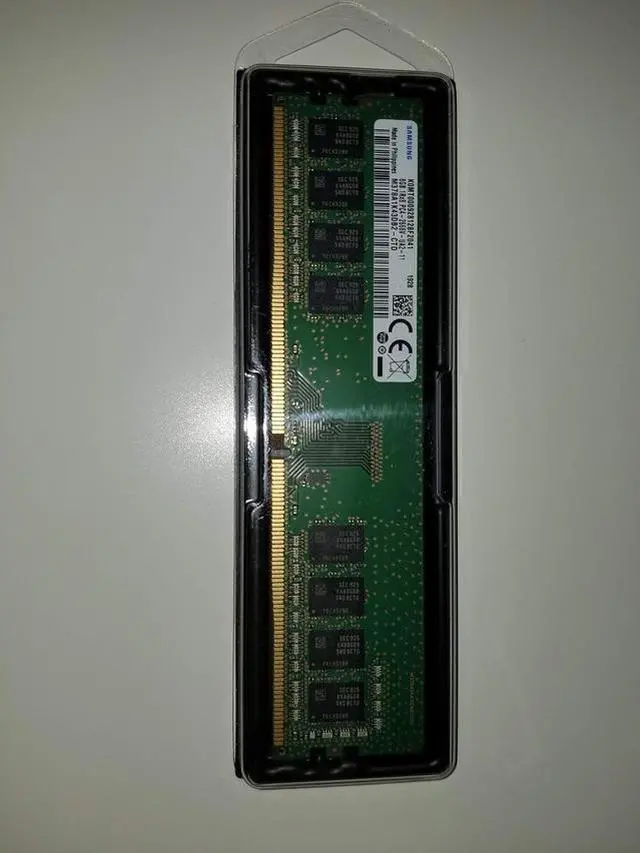 Alt view image 2 of 2 - SAMSUNG 8GB DDR4 PC4-21300 2666MHz 288 PIN UDIMM 1.2V CL 19 Desktop ram Memory Module M378A1K43DB2-CTD