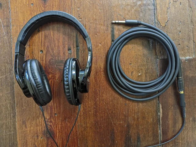 Alt view image 3 of 3 - PHX14-10 1/4" TRSF to 1/4" TRSM Headphone Extension Cable, 10 Feet