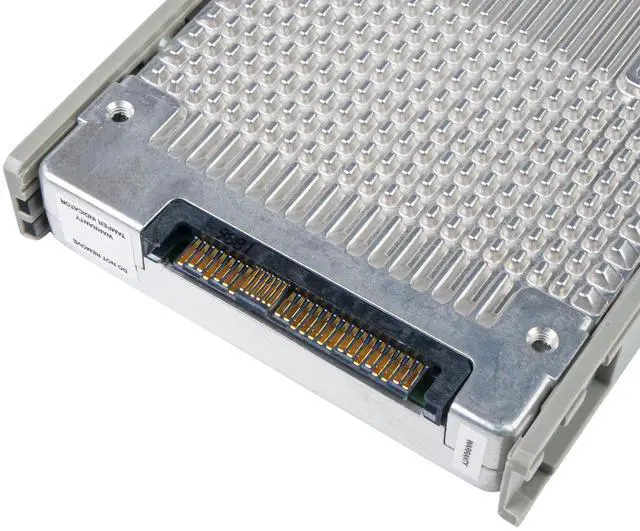 Alt view image 7 of 7 - Dell G13 0TT26V 3.84TB 1 DWPD SAS 12Gb/s 3D TLC 2.5in Enterprise Read Intensive Solid State Drive
