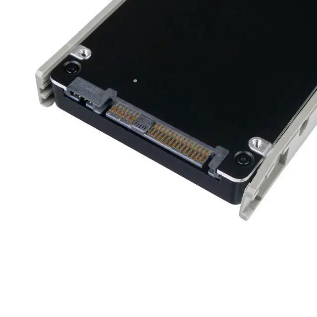 Alt view image 3 of 7 - Dell G13 05Y4TP 3.84TB 1 DWPD SAS 12Gb/s 3D TLC 2.5in Enterprise Read Intensive Solid State Drive