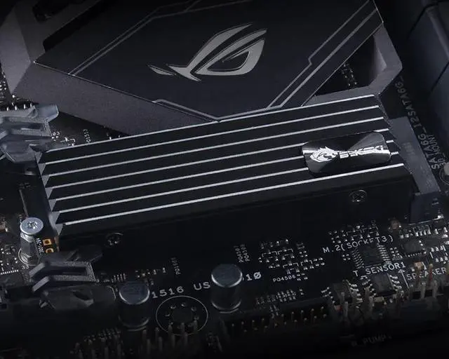 Alt view image 4 of 6 - Bykski M.2 SSD Aluminum Hard Disk Armor - Black (B-NVME-CT)