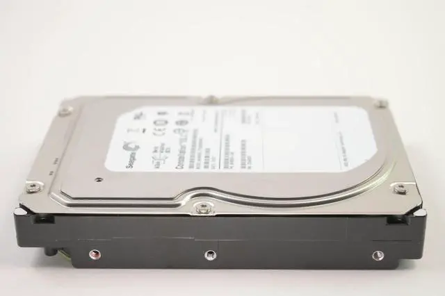 Alt view image 5 of 7 - Seagate Constellation ES.2 ST33000650SS 3TB 7200RPM SAS 6Gbps 64MB Cache 3.5-inch Enterprise Internal Hard Drive
