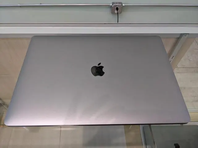 Alt view image 2 of 2 - Apple Macbook Pro A1707 Mid 2017 Touchbar 2TB SSD 16GB RAM 15.4"i7-7920HQ @ 3.1 Ghz