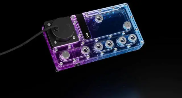 Alt view image 3 of 6 - Alphacool Core Distro Plate 240 Right D5/DDC V.2 with D5 Apex Pump (13873)