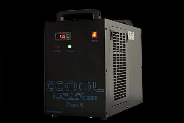 Alt view image 2 of 7 - Alphacool Eiszeit 2000 Chiller - Black 110-120V / 60hz (5100104)