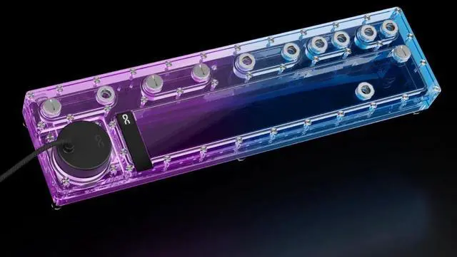 Alt view image 3 of 6 - Alphacool Core Distro Plate 480 VPP/D5 - Left with VPP D5 Apex Pump (14578)