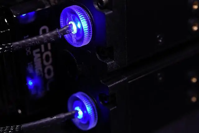 Alt view image 10 of 14 - Alphacool Eisfach D5 Reservoir, Dual 5.25" Bay, Pump Not Included
