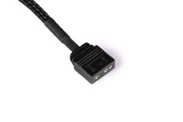 Alt view image 3 of 7 - Alphacool Y-Splitter aRGB 3-Pin to 4x 3-Pin Cable - 30cm (18711)